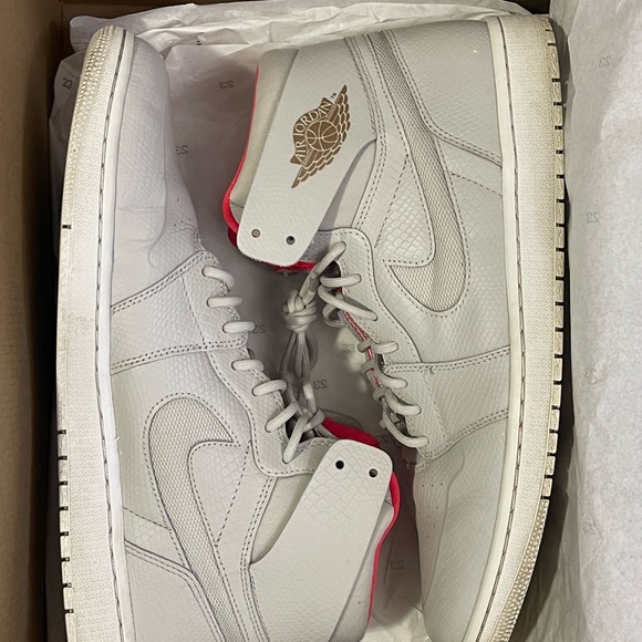 AIR JORDAN 1 RETRO HIGH NOUV Mens - Picture 6 of 7